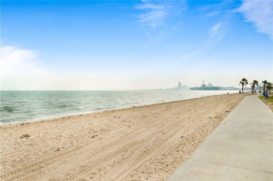 3938 Surfside Boulevard #1139, Corpus Christi, TX 78402 - Image #3