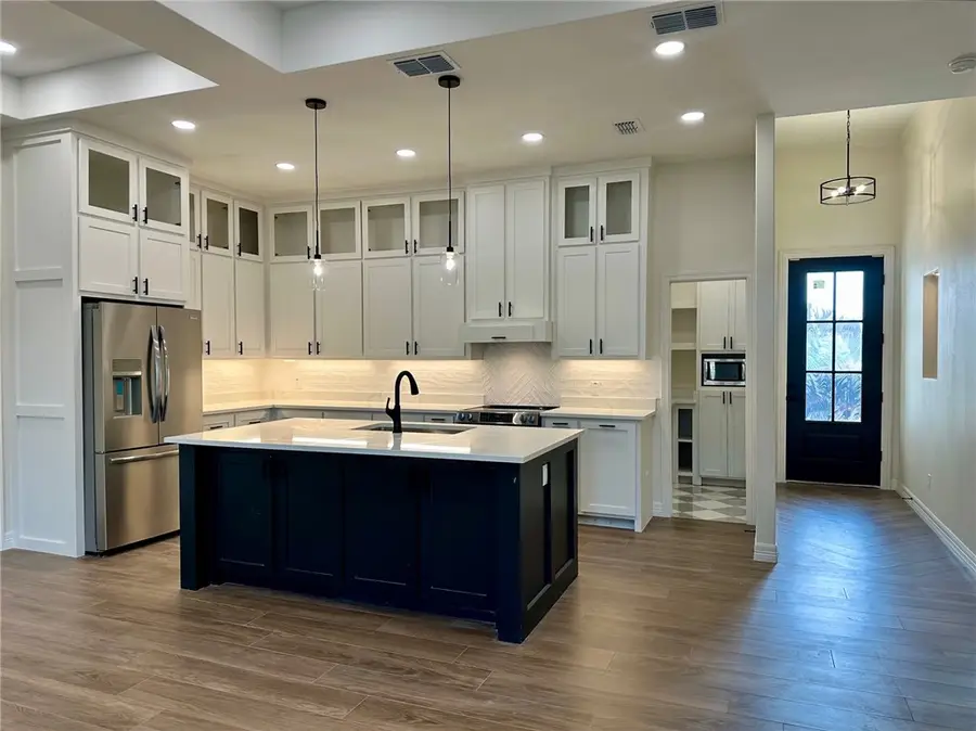 1760 Paraiso Drive, Kingsville, TX 78363 - Image #2