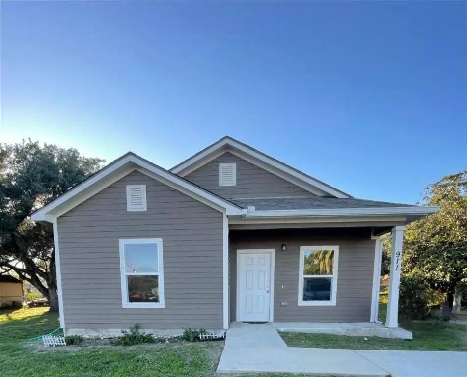911 Heron Lane, Rockport, TX 78382 - Image #1