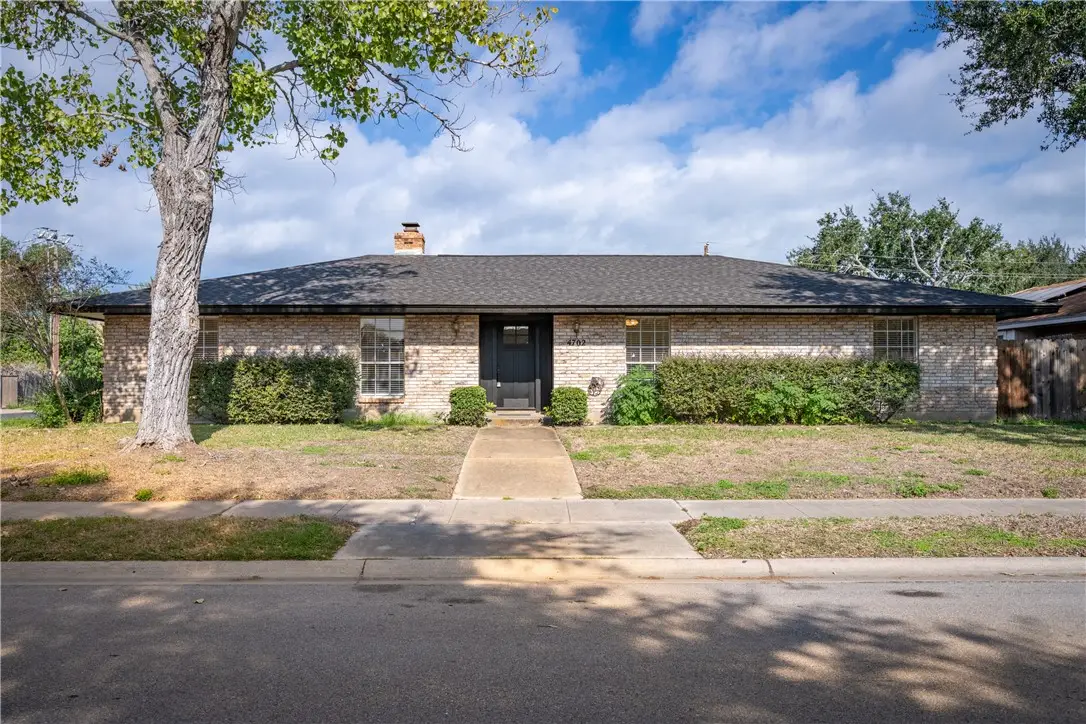 4702 Champions Drive, Corpus Christi, TX 78413 - Image #1