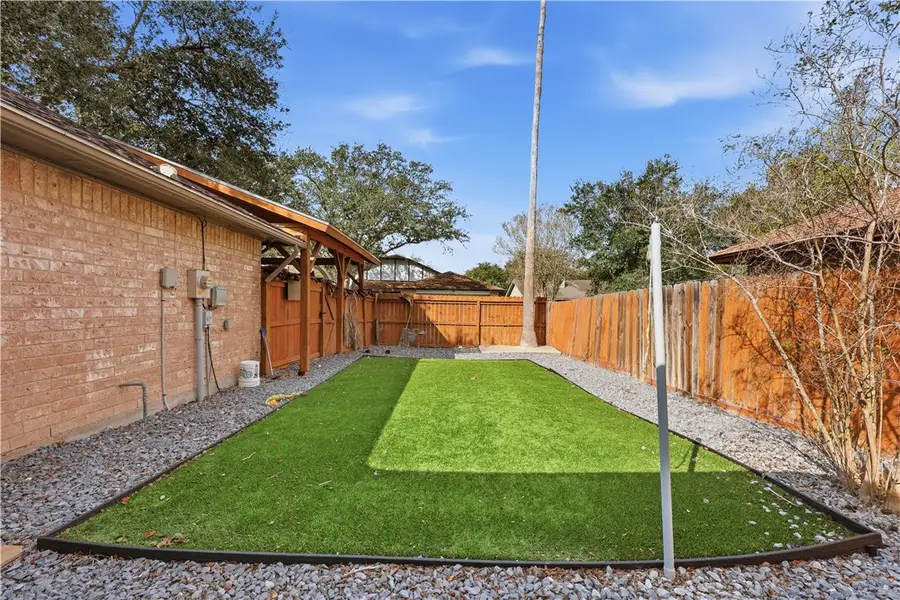 7230 Diamond Ridge Drive, Corpus Christi, TX 78413 - Image #2