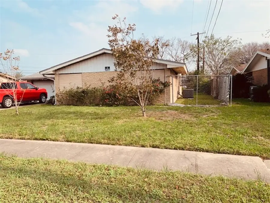 1318 Meadowlane Drive, Corpus Christi, TX 78412 - Image #2