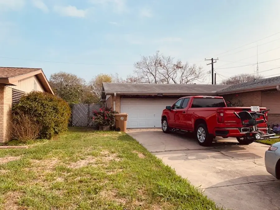 1318 Meadowlane Drive, Corpus Christi, TX 78412 - Image #3