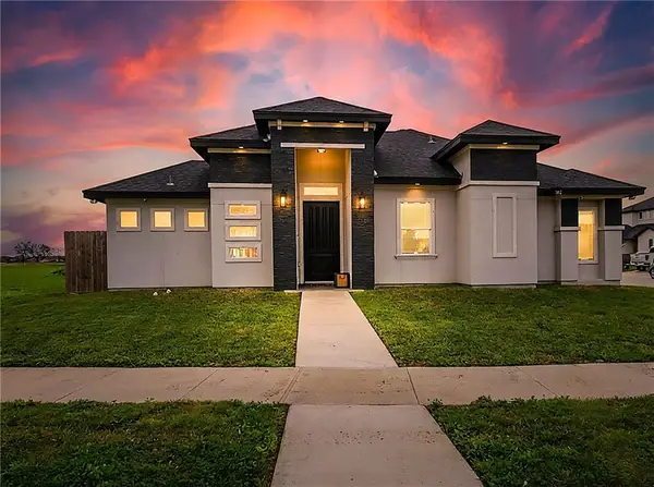 102 Prestwick Drive, Portland, TX 78374