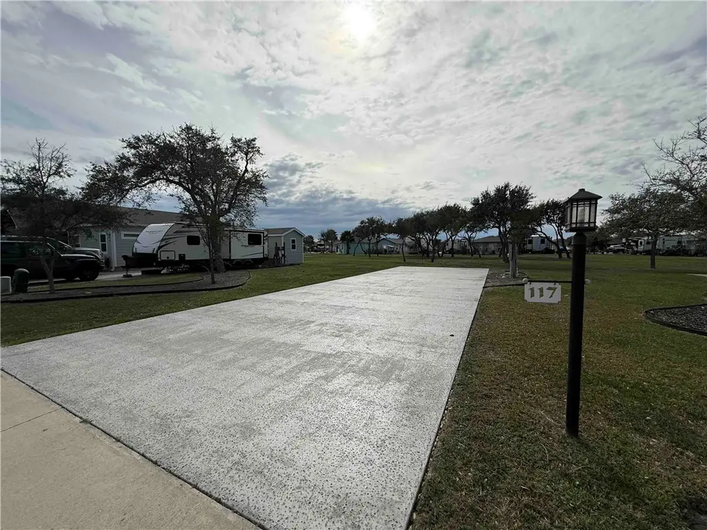 117 Augusta Circle, Aransas Pass, TX 78336 - Image #1