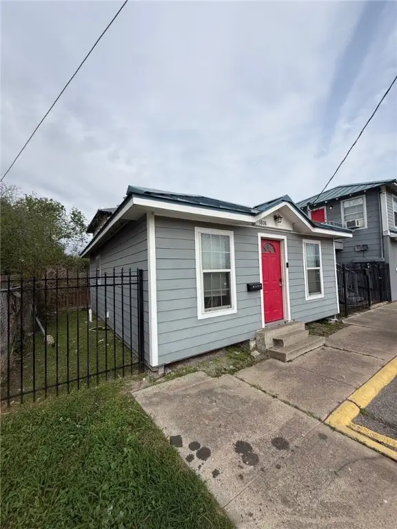 1802 Morgan Avenue, Corpus Christi, TX 78404 - Image #2