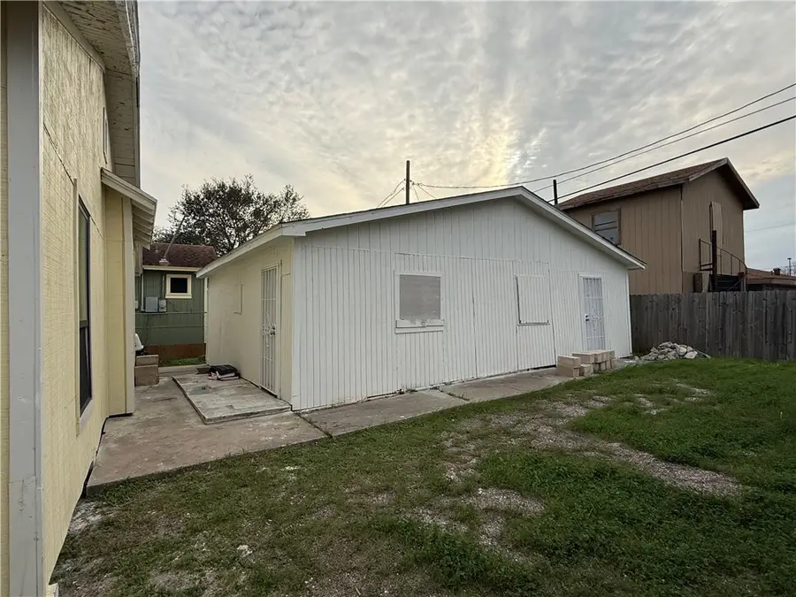 3001 Ruth Street, Corpus Christi, TX 78405 - Image #2