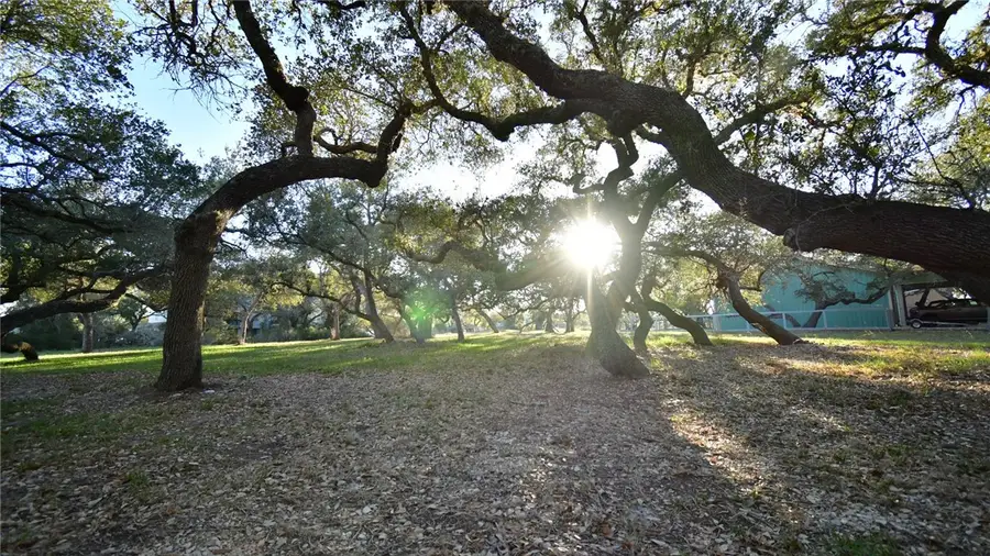 1106 8th Street, Rockport, TX 78382 - Image #3