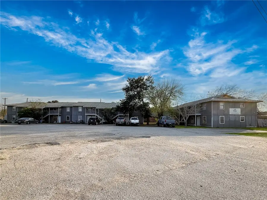 1870 King David, Three Rivers, TX 78071 - Image #2
