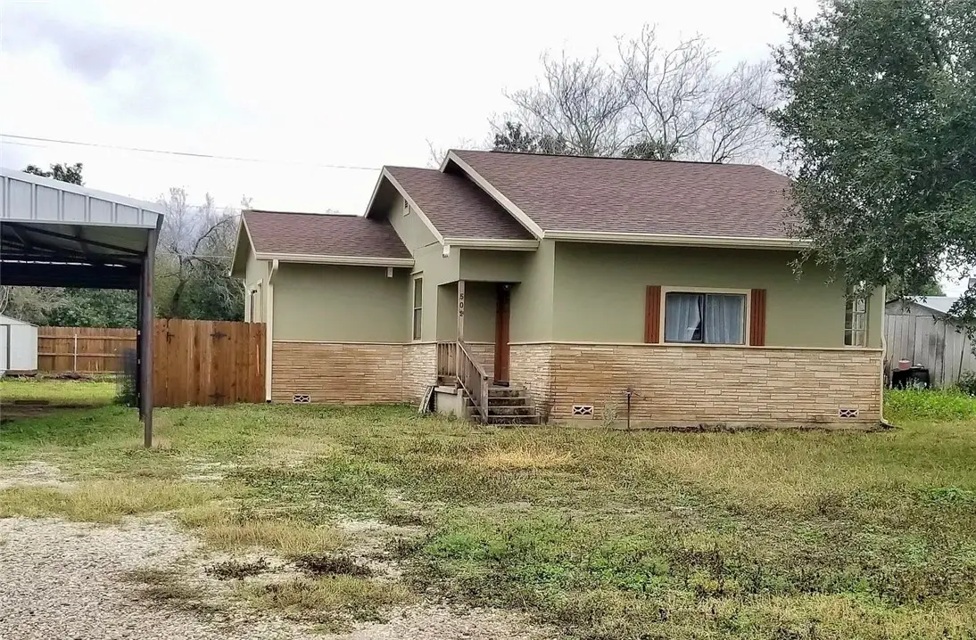 502 E Tips Street, Three Rivers, TX 78071 - Image #1