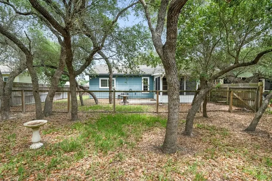 113 Pecan Harbor Street, Rockport, TX 78382 - Image #2