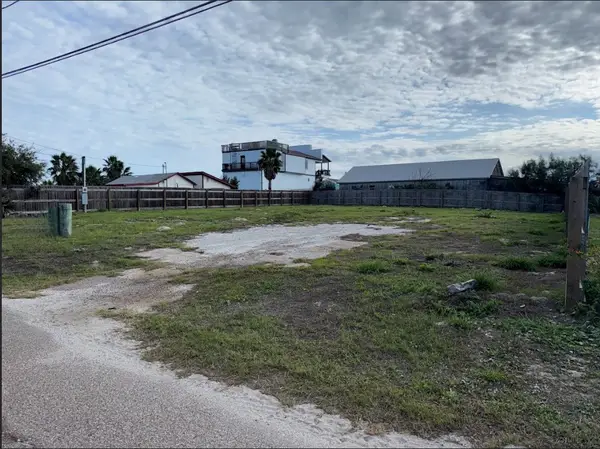 216 E Roberts Avenue, Port Aransas, TX 78373
