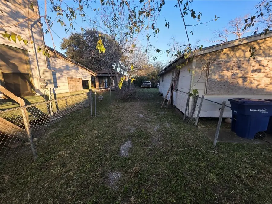 230 Shawnee Street, Corpus Christi, TX 78405 - Image #3