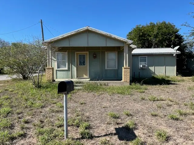 1001 N Elm Avenue, Hebbronville, TX 78361 - Image #1