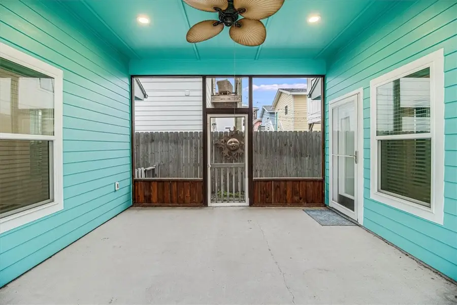 325 10th Street, Port Aransas, TX 78373 - Image #2