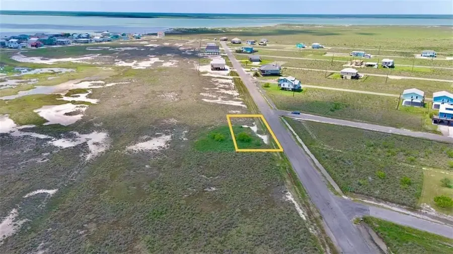 672 Northwest Drive, Rockport, TX 78382 - Image #2