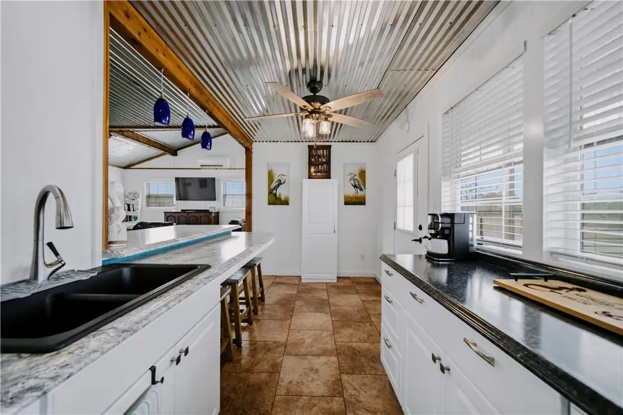 117 Pompano Drive, Rockport, TX 78382 - Image #2