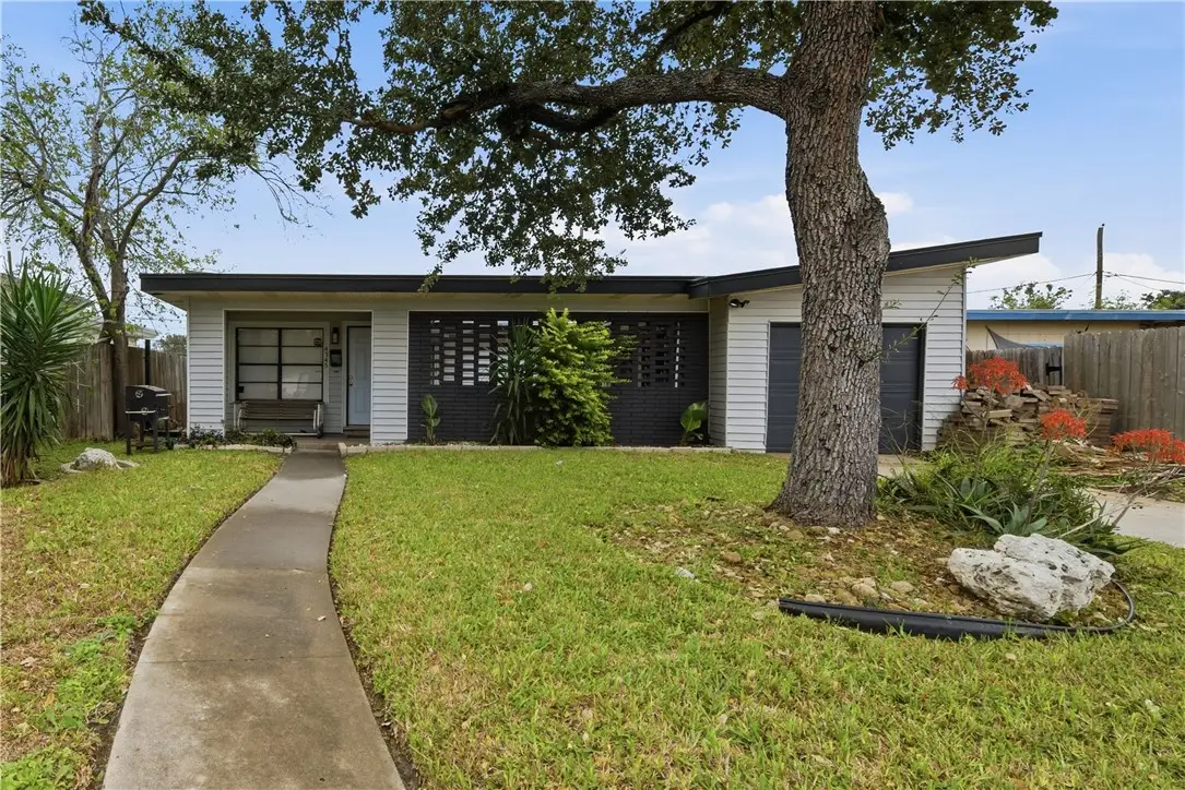 4345 Amherst Drive, Corpus Christi, TX 78412 - Image #1