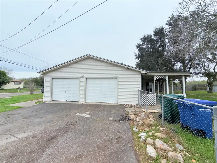 10925 Mayfield Drive, Corpus Christi, TX 78410 - Image #2