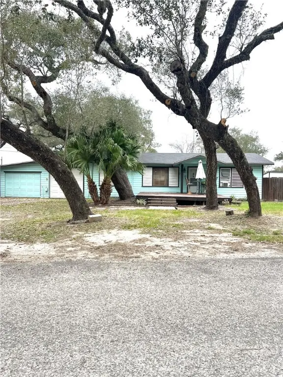 109 Palm Street, Rockport, TX 78382 - Image #2