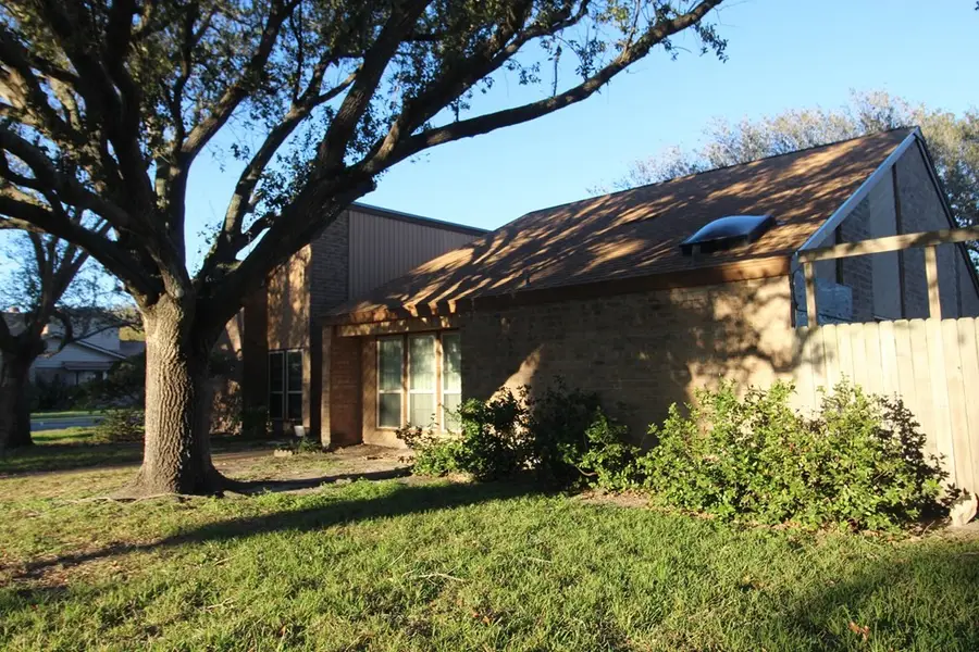 1910 Oak Ridge Dr., Portland, TX 78374 - Image #2