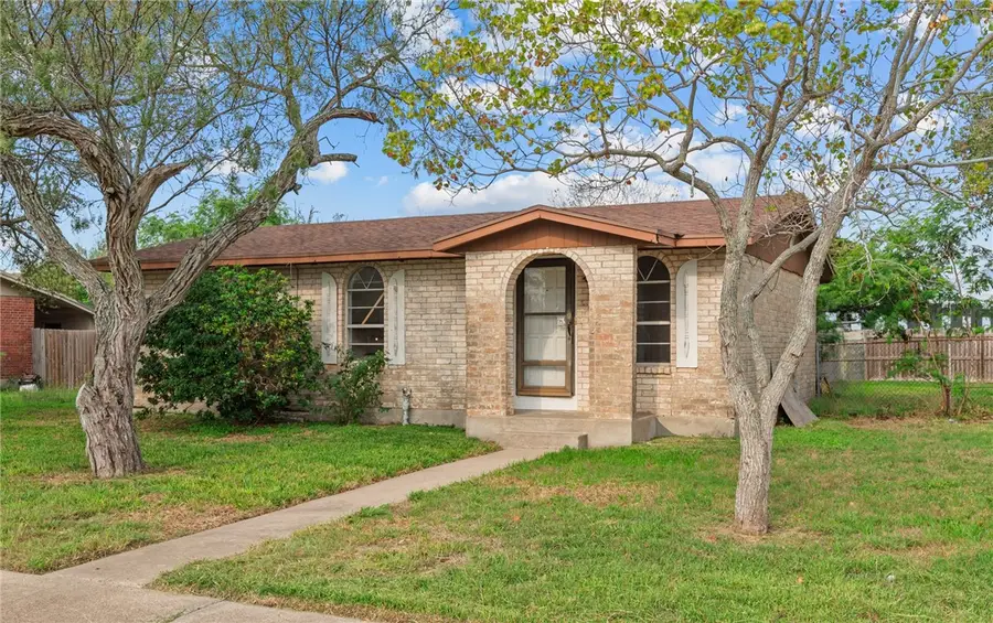 1011 Northcliff Drive, Portland, TX 78374 - Image #2