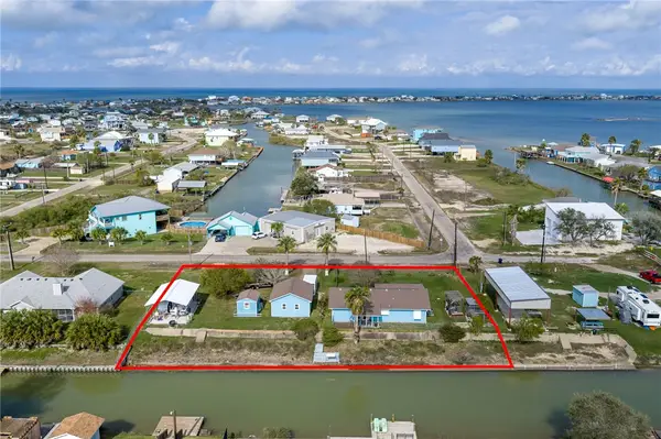 223 W Sagebrush Street, Rockport, TX 78382