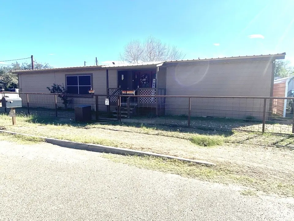 701 W Lucille Street, Hebbronville, TX 78361 - Image #1
