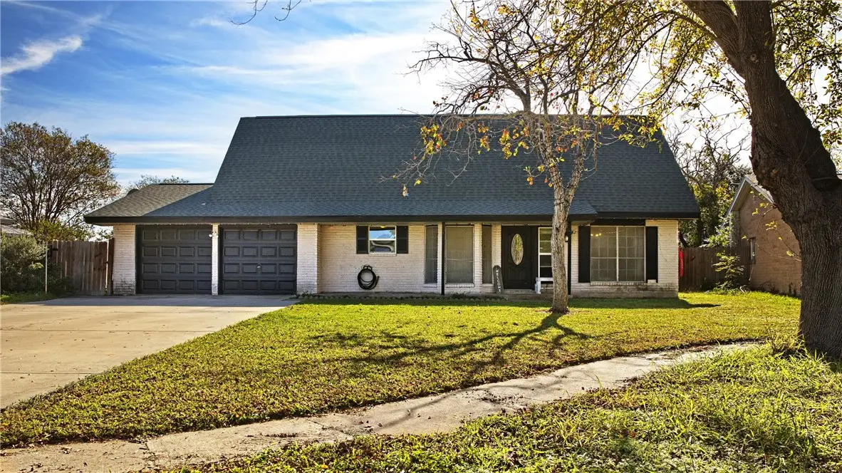 204 Wilshire Circle, Portland, TX 78374 - Image #1