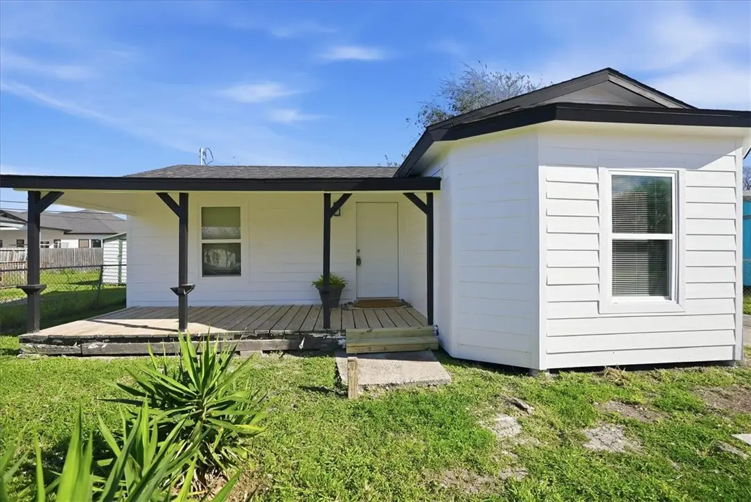 1630 Hudson Street, Corpus Christi, TX 78416 - Image #1