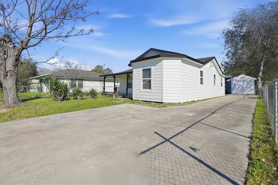 1630 Hudson Street, Corpus Christi, TX 78416 - Image #2