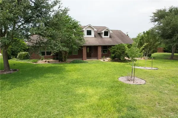 125 Red Bird, Beeville, TX 78102