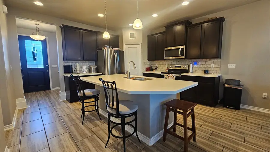 1051 Ocean Breeze Street, Portland, TX 78374 - Image #2