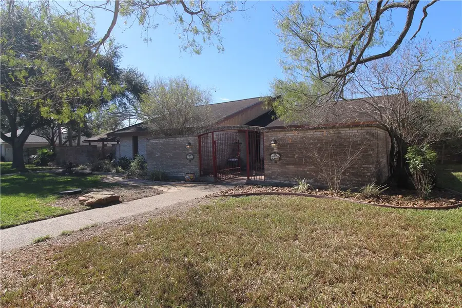 221 Seale Avenue, Kingsville, TX 78363 - Image #2