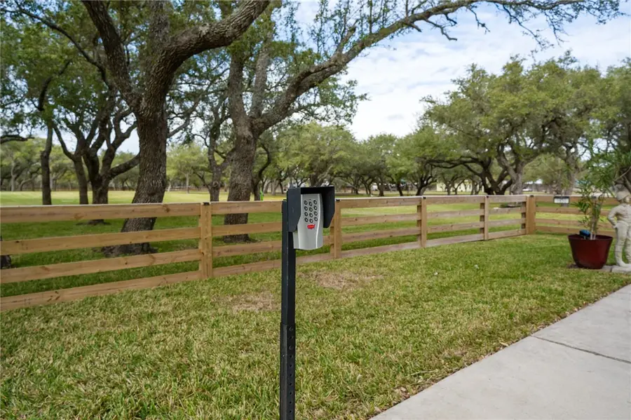 1630 16th Street, Rockport, TX 78382 - Image #2