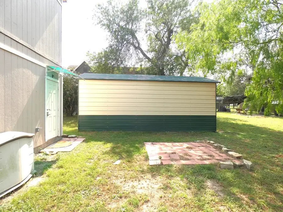 911 E Steiner Street #1, Beeville, TX 78102 - #3