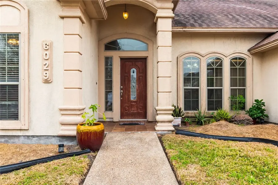 6029 Timbergate Drive, Corpus Christi, TX 78414 - Image #2