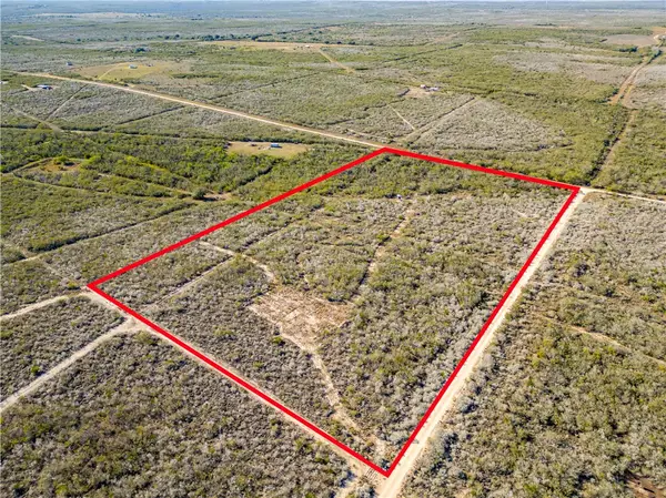 449 Double Eagle Road, George West, TX 78022