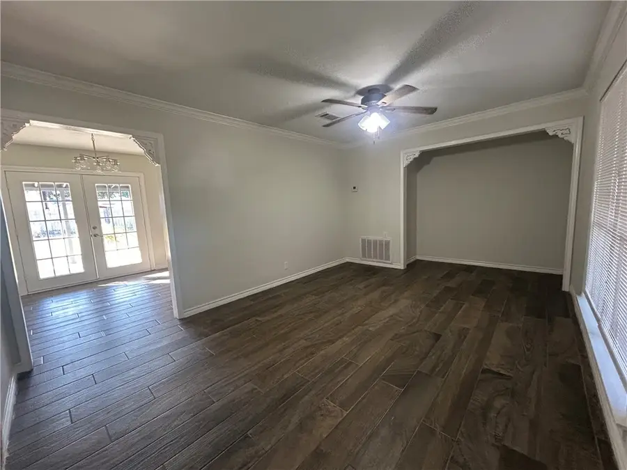 713 S 17th Street, Kingsville, TX 78363 - Image #3