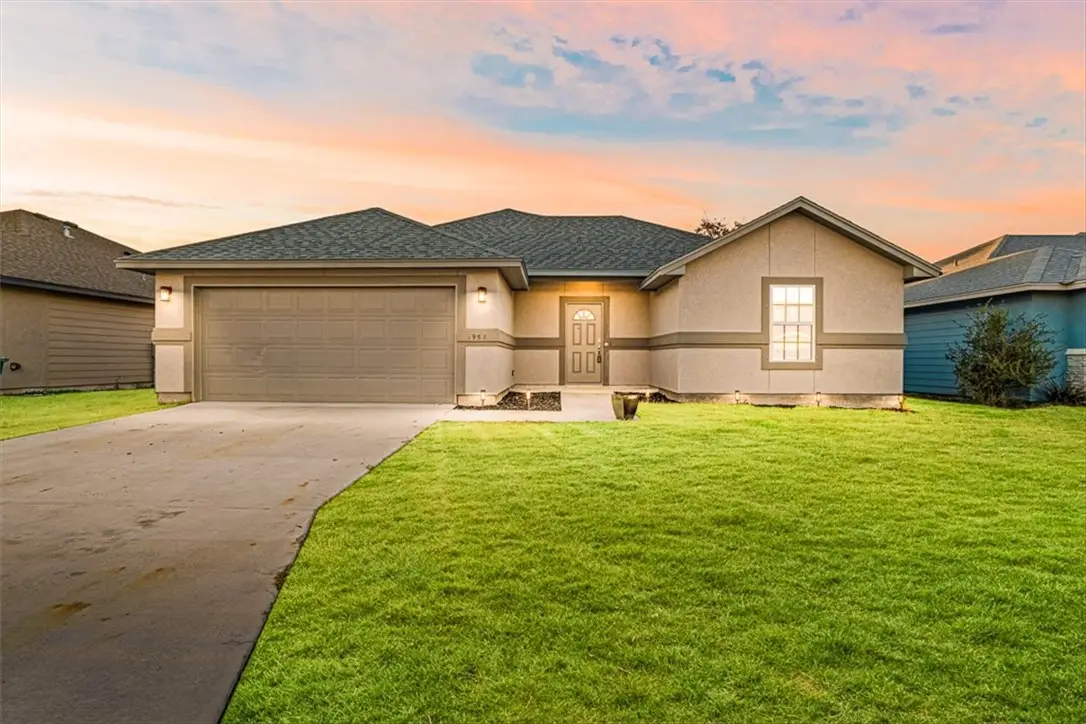 1954 Admiral Lane, Aransas Pass, TX 78336 - Image #1