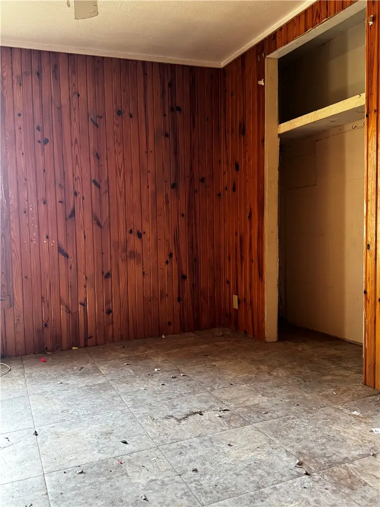 204 Mineral Street, Normanna, TX 78142 - #2