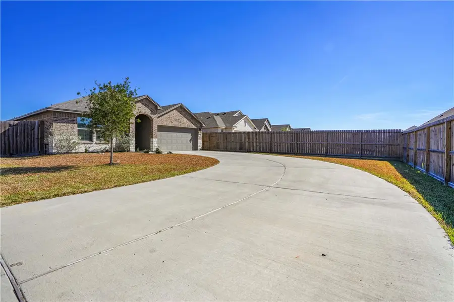 1337 Trent Park, Corpus Christi, TX 78415 - Image #2