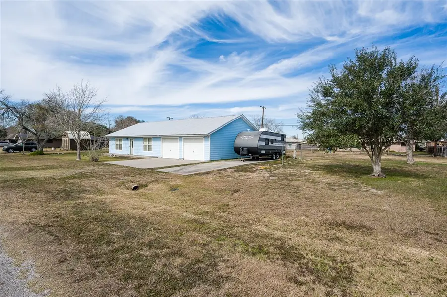 907 Burton Street, Woodsboro, TX 78393 - Image #2