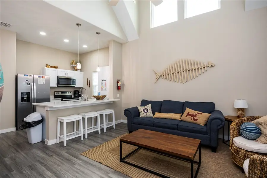 14924 Smugglers Cove Drive, Corpus Christi, TX 78418 - Image #2