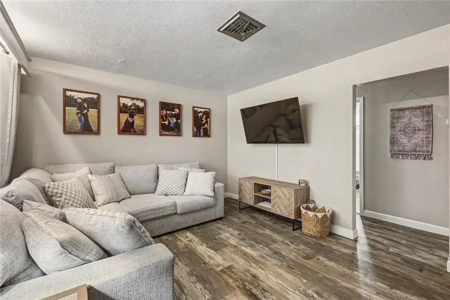 708 E Main Street, Sinton, TX 78387 - Image #2