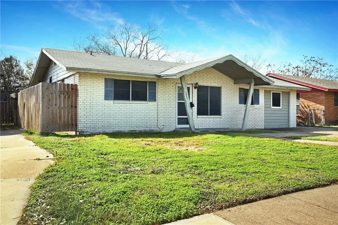 1821 Roslyn Street, Corpus Christi, TX 78416 - Image #1