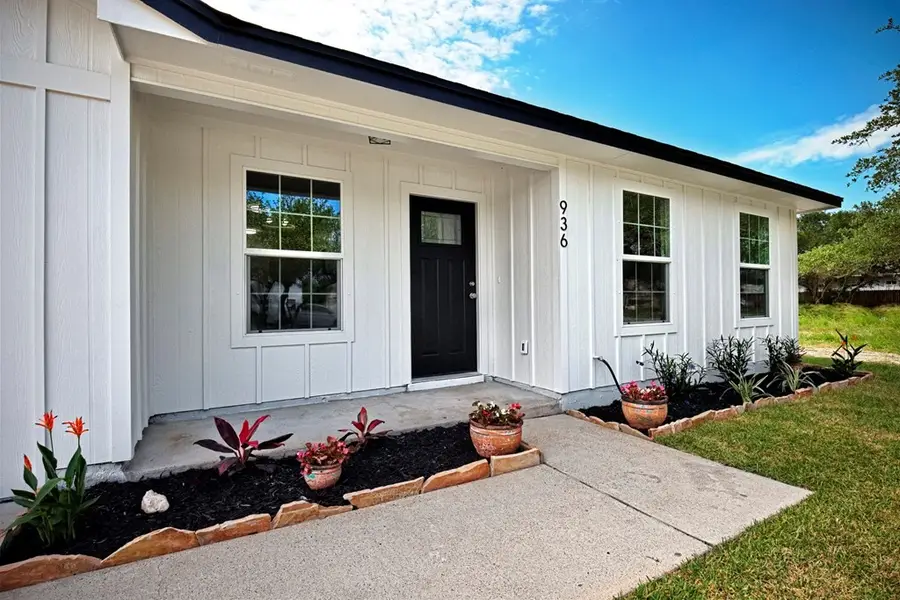 936 S 10th Street, Aransas Pass, TX 78336 - Image #3