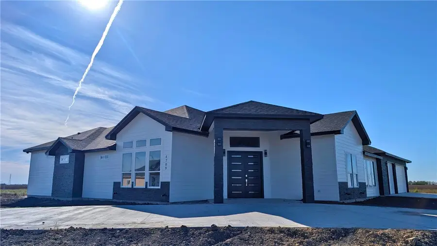 4709 Merlot Court, Robstown, TX 78380 - Image #2