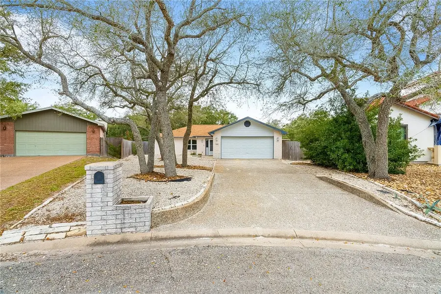 2105 Harbor, Rockport, TX 78382 - Image #2