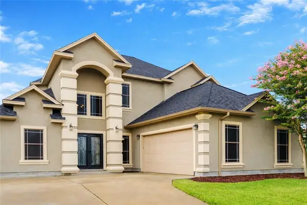 3733 Lake Hawkins Ct, Robstown, TX 78380